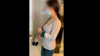 法律上的父亲惊喜地遇到了他的继女