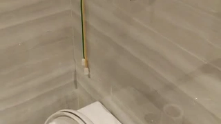抽烟口交，直播时有人提醒了两次抽烟口交