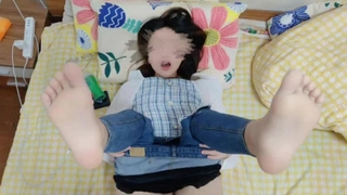 慢慢游约操冷艳花臂美女,掰开双腿欣赏鲍鱼,扶着细腰大屌顶入,顶级美臀一上一下夹的好爽- 精品久久香蕉国产线看观看亚洲 -