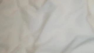 少女业余爱好者在POV视频中被面部操和粗暴