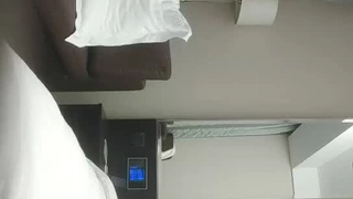 OL高跟女郎来完一发，接着女上骑马做爱