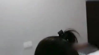 颜值女神第一视角手持镜头拍摄直播，粉嫩大奶特写美鲍鱼手揉搓阴蒂，掰穴很粉嫩嫩第02集