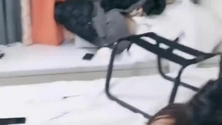 女友被弯钩男朋友蹂躏内射