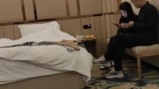 有个高挑唯美的女友每天欲火焚身