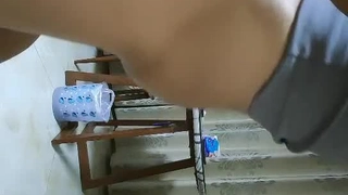 2020.2.26【双飞刚成年的闺蜜两萝莉清纯】重庆鸡头在酒店喊上两个小萝莉，居中淫乱4P大战，操得妹子花枝乱颤呻吟不断